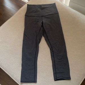 Lululemon gray cropped yoga pants size 6
